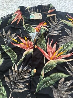 Women’s Vintage Black Tropical Print Button-Up Shirt - Floral Camp Collar
